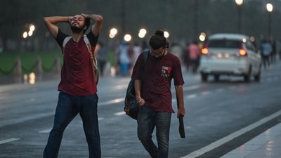 Delhi’s air quality improved to the “satisfactory” range after rain on Monday, with air quality index of 65 at 9am. (Hindustan Times/Sanjeev Verma)