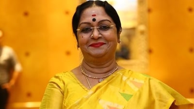 Kannada actor Saroja Devi died in Bengaluru, Fans and celebrities mourned her loss. Kannada actor Saroja Devi died in Bengaluru, Fans and celebrities mourned her loss.
