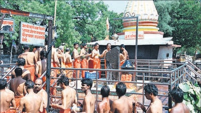 Shani Shingnapur - PHOTO BY S. BURMAULA 15/10/2002 Shani Shingnapur - PHOTO BY S. BURMAULA 15/10/2002