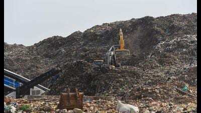The Bandhwari landfill—spanning 30 acres—has long drawn criticism from environmentalists and nearby residents. Its location, close to residential areas and the Aravalli forest, has raised concerns over groundwater contamination, air pollution, and unchecked dumping. (HT PHOTO) The Bandhwari landfill—spanning 30 acres—has long drawn criticism from environmentalists and nearby residents. Its location, close to residential areas and the Aravalli forest, has raised concerns over groundwater contamination, air pollution, and unchecked dumping. (HT PHOTO)