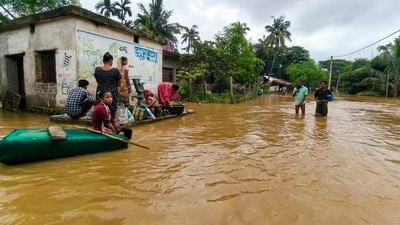 A yellow warning (heavy rainfall of 7 cm to 11 cm) was issued for 11 other districts. (PTI)