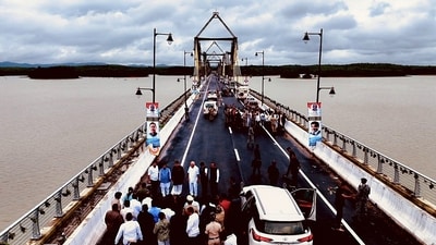 Union Minister for Road Transport and Highways Nitin Gadkari in presence of other BJP leaders inauguratesd India’s second-longest cable-stayed bridge, the 6-kilometre-long Ambaragodlu-Kalasavalli Bridge, in Shivamogga on Monday. (@nitin_gadkari X) Union Minister for Road Transport and Highways Nitin Gadkari in presence of other BJP leaders inauguratesd India’s second-longest cable-stayed bridge, the 6-kilometre-long Ambaragodlu-Kalasavalli Bridge, in Shivamogga on Monday. (@nitin_gadkari X)