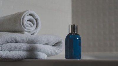 Top 8 anti dandruff shampoos for your hair (Pexels) Top 8 anti dandruff shampoos for your hair (Pexels)