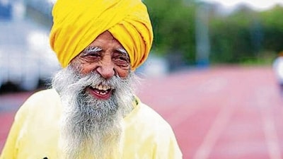 Legendary marathon runner Fauja Singh dies at 114 in road accident (File Photo) Legendary marathon runner Fauja Singh dies at 114 in road accident (File Photo)