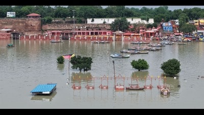 Prayagraj rivers in spate on Tuesday (HT Photo) Prayagraj rivers in spate on Tuesday (HT Photo)