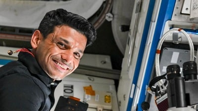 Shukla, along with commander Peggy Whitson and mission specialists Slawosz Uznanski-Wisniewski and Tibor Kapu of Poland and Hungary, are expected to splash down off the coast of San Diego. (File Pic) Shukla, along with commander Peggy Whitson and mission specialists Slawosz Uznanski-Wisniewski and Tibor Kapu of Poland and Hungary, are expected to splash down off the coast of San Diego. (File Pic)