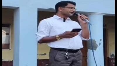 The teacher, identified as Rajneesh Gangwar of MGM Inter College, has been booked under Bharatiya Nyaya Sanhita (BNS) section 353(2) (Sourced)