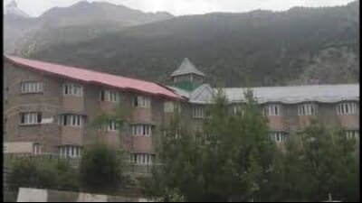 Trilok Kapoor said that among these 14 hotels, many are considered as heritage of the state and it is not logical to sell them. (File)
