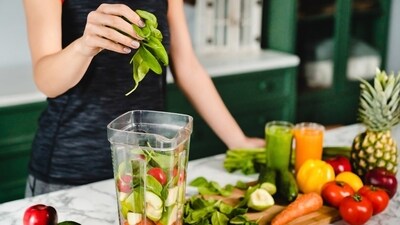 Diet rich in leafy greens and veggies keep you healthy. (Shutterstock) Diet rich in leafy greens and veggies keep you healthy. (Shutterstock)