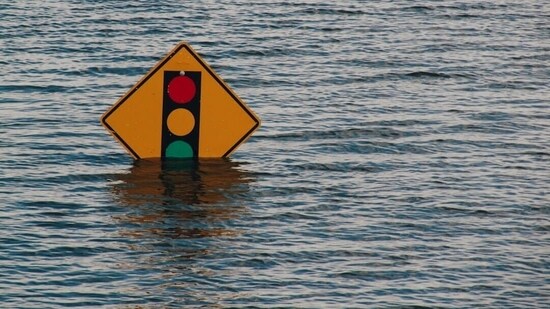Following a stormy week, the East Coast is drying out, with sunny skies and temperatures varying from the low 60s to mid-90s. (Unsplash)