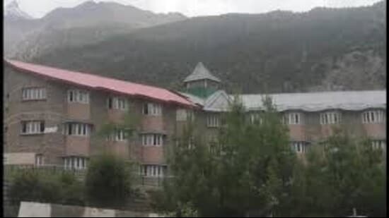 Trilok Kapoor said that among these 14 hotels, many are considered as heritage of the state and it is not logical to sell them. (File)