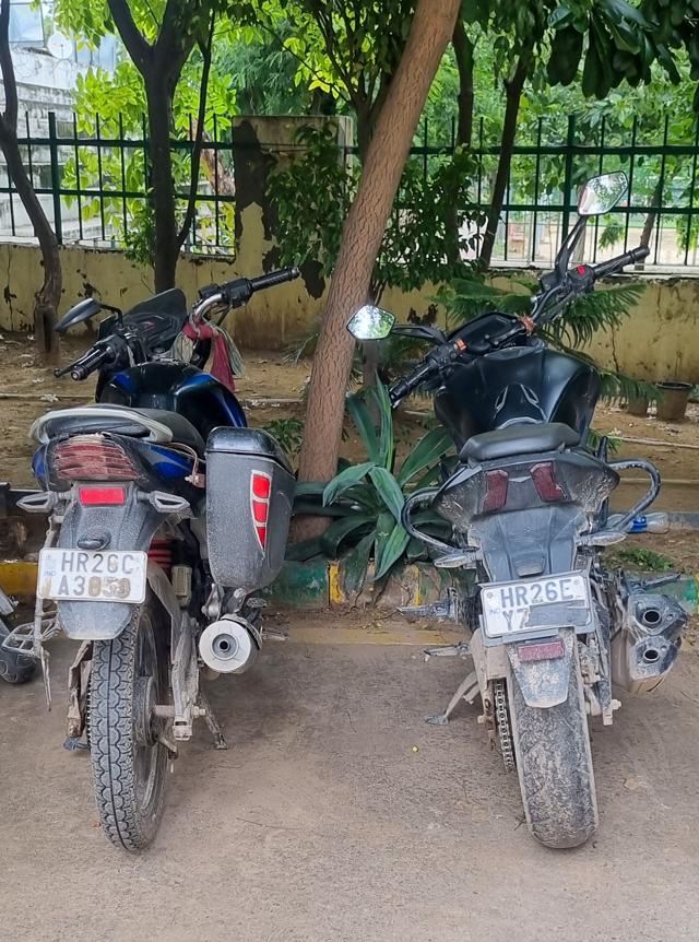 Motorcycles with taped and impartial number plates at Commissionerate building near Sohna Chowk in Gurugram. (Parveen Kumar/HT Photo) Motorcycles with taped and impartial number plates at Commissionerate building near Sohna Chowk in Gurugram. (Parveen Kumar/HT Photo)