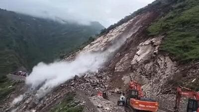 A landslide on the Hatkoti-Paonta Sahib stretch blocked National Highway (NH) 707 near Shillai in Sirmaur district on Wednesday. (HT Photo)