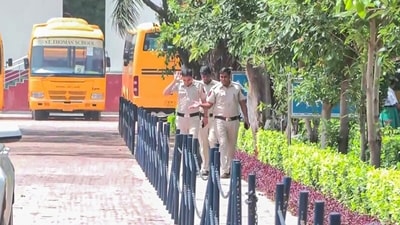 Delhi Police personnel at the St. Thomas School, following a bomb threat email. (ANI) Delhi Police personnel at the St. Thomas School, following a bomb threat email. (ANI)