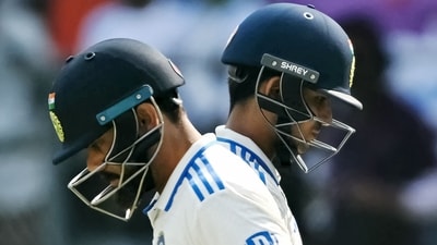 India's Shubman Gill (R) and Virat Kohli (AFP) India's Shubman Gill (R) and Virat Kohli (AFP)