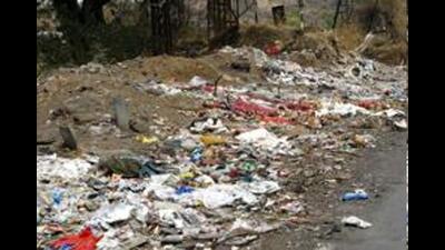 Except for the Katraj ramp, all other garbage ramps are currently operated manually. This results in unhygienic conditions due to human handling of waste and the mess during loading and unloading, says official. (REPRESENTATIVE PHOTO) Except for the Katraj ramp, all other garbage ramps are currently operated manually. This results in unhygienic conditions due to human handling of waste and the mess during loading and unloading, says official. (REPRESENTATIVE PHOTO)