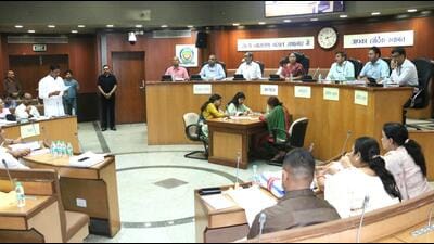 MCD committee in operation on Wednesday. (HT) MCD committee in operation on Wednesday. (HT)