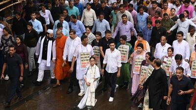 Trinamool Congress chairperson and West Bengal chief minister Mamata Banerjee and TMC general secretary Abhishek Banerjee lead a protest rally against alleged harassment of Bengali speaking migrant people in other states (HT PHOTO/Samir Jana) Trinamool Congress chairperson and West Bengal chief minister Mamata Banerjee and TMC general secretary Abhishek Banerjee lead a protest rally against alleged harassment of Bengali speaking migrant people in other states (HT PHOTO/Samir Jana)