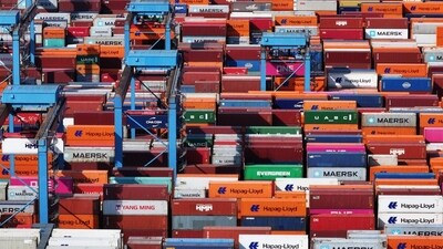 Exports to the U.S. from the EU edged down to €46.2 billion in May. Exports to the U.S. from the EU edged down to €46.2 billion in May.