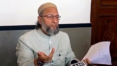 Asaduddin Owaisi, whose party has a minor presence in Bihar's electoral scene, was speaking at a function in Telangana's Nizamabad. (PTI File) Asaduddin Owaisi, whose party has a minor presence in Bihar's electoral scene, was speaking at a function in Telangana's Nizamabad. (PTI File)