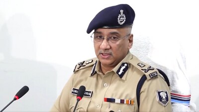 ADG (law and order) Kundan Krishnan addressing a briefing in Patna. (PTI)