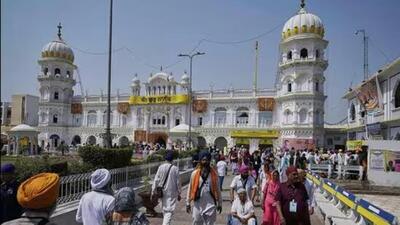 Sikh pilgrims arrive to attend a ceremony to mark Baisakhi at Gurdwara Janam Asthan in Nankana Sahib, 75km from Lahore, in Pakistan on April 13. (AP file photo) Sikh pilgrims arrive to attend a ceremony to mark Baisakhi at Gurdwara Janam Asthan in Nankana Sahib, 75km from Lahore, in Pakistan on April 13. (AP file photo)