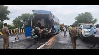 The damaged bus at the accident site. (HT PHOTO)