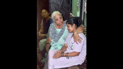 The girl’s mother being consoled by relatives. (Gurpreet Singh/HT)