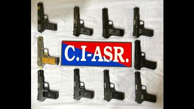 The seized pistols (HT) The seized pistols (HT)