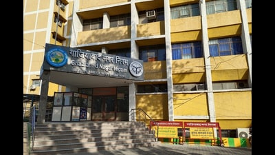 This time, the city secured 100% scores in each of the benchmarks of remediation of dumpsites, cleanliness of residential areas, cleanliness of market areas, and cleanliness of water bodies. (Sakib Ali/HT Archives) This time, the city secured 100% scores in each of the benchmarks of remediation of dumpsites, cleanliness of residential areas, cleanliness of market areas, and cleanliness of water bodies. (Sakib Ali/HT Archives)