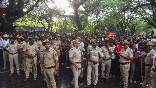 The RCB victory event ended in tragedy, with a stampede that killed 11 people and injured 33. (HT_PRINT)