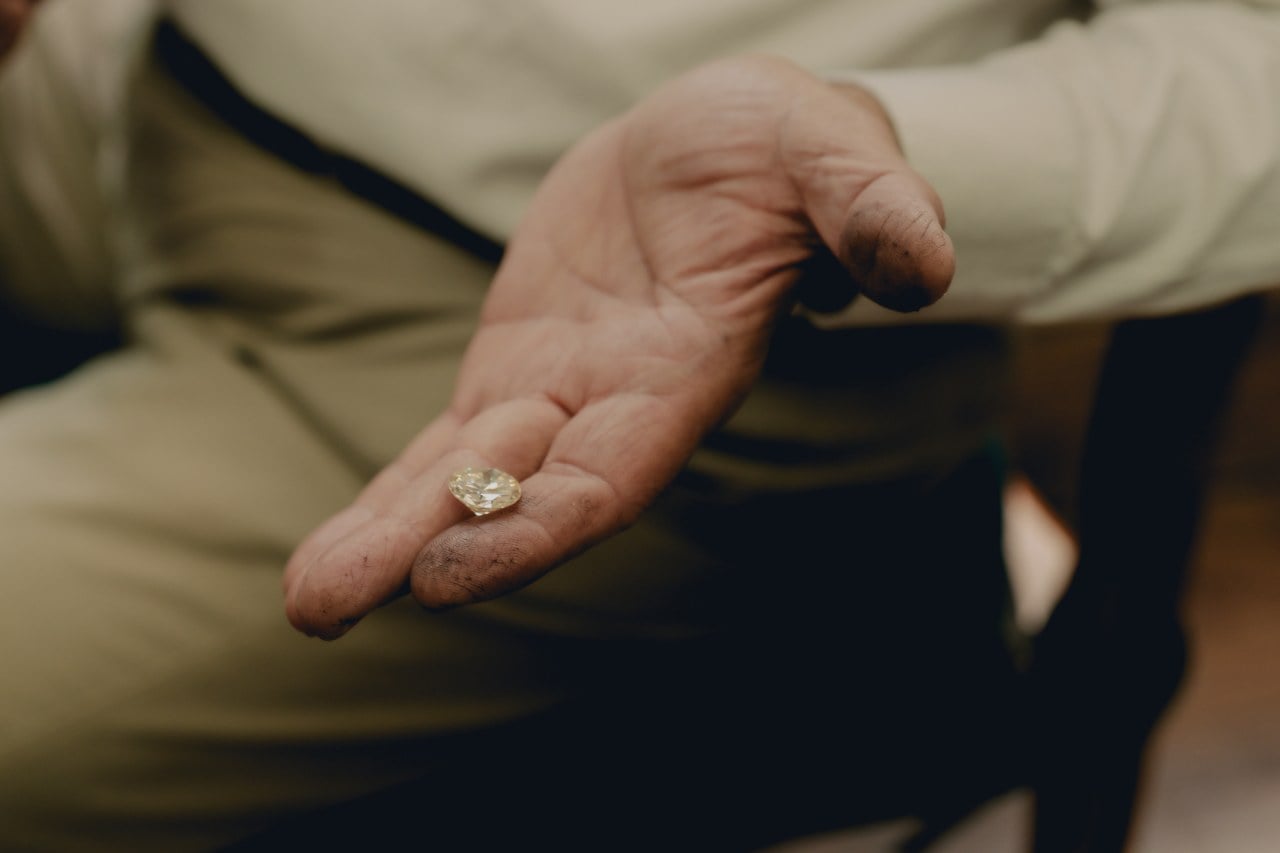 Are Diamonds Even a Luxury Anymore? De Beers Reckons With Price Plunge Are Diamonds Even a Luxury Anymore? De Beers Reckons With Price Plunge