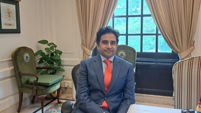 Delhi-NCR-based real estate major DLF is eyeing further expansion in Mumbai’s real estate market, signalling interest beyond its ongoing project in Andheri. However, the immediate focus remains on the current development. (In Photo: Aakash Ohri, joint managing director, DLF) (File Photo ) Delhi-NCR-based real estate major DLF is eyeing further expansion in Mumbai’s real estate market, signalling interest beyond its ongoing project in Andheri. However, the immediate focus remains on the current development. (In Photo: Aakash Ohri, joint managing director, DLF) (File Photo )