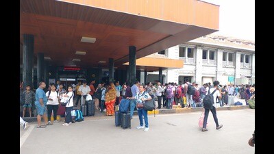 Passengers in large numbers seen waiting outside the Pune Railway Station on Friday. (HT PHOTO) Passengers in large numbers seen waiting outside the Pune Railway Station on Friday. (HT PHOTO)