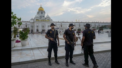 Security personnel at the Golden Temple in Amritsar on Friday. (PTI) Security personnel at the Golden Temple in Amritsar on Friday. (PTI)