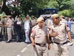 Delhi Police apprehended two notorious members of the Irani gang after a brief exchange of fire near Indraprastha Park. Delhi Police apprehended two notorious members of the Irani gang after a brief exchange of fire near Indraprastha Park.