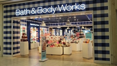 Renita Francois lit a three-wick "Sweater Weather" candle from Bath & Body Works that exploded, giving her second-degree burns. (Wikicommons) Renita Francois lit a three-wick "Sweater Weather" candle from Bath & Body Works that exploded, giving her second-degree burns. (Wikicommons)