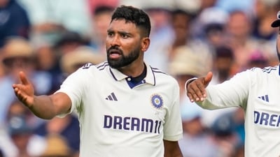 London: India's bowler Mohammed Siraj with teammate KL Rahul during the fourth day of the third Test match between India and England, at the Lord's Cricket Ground, in London, Sunday, July 13, 2025. (PTI Photo/R Senthilkumar)(PTI07_13_2025_000342B) (PTI) London: India's bowler Mohammed Siraj with teammate KL Rahul during the fourth day of the third Test match between India and England, at the Lord's Cricket Ground, in London, Sunday, July 13, 2025. (PTI Photo/R Senthilkumar)(PTI07_13_2025_000342B) (PTI)