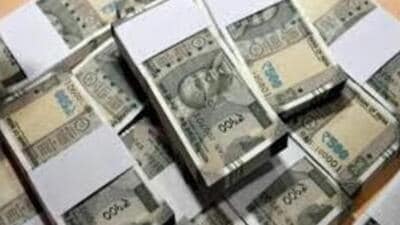 Polcie said only the first and the last notes of each bundle were original and the rest were all fake. (Representational image) Polcie said only the first and the last notes of each bundle were original and the rest were all fake. (Representational image)