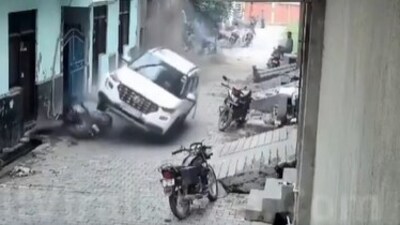A viral video from Haryana showed kids driving an SUV recklessly on a narrow street. (X/@gharkekalesh) A viral video from Haryana showed kids driving an SUV recklessly on a narrow street. (X/@gharkekalesh)