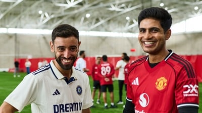 Bruno Fernandes and Shubman Gill also exchanged jerseys. (X) Bruno Fernandes and Shubman Gill also exchanged jerseys. (X)