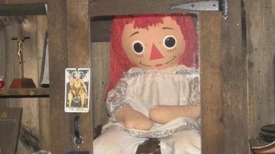 Paranormal investigator Dan Rivera was found dead in a Gettysburg hotel room after a ghost tour; the missing Annabelle doll raises concerns. ( X@lambas70) Paranormal investigator Dan Rivera was found dead in a Gettysburg hotel room after a ghost tour; the missing Annabelle doll raises concerns. ( X@lambas70)