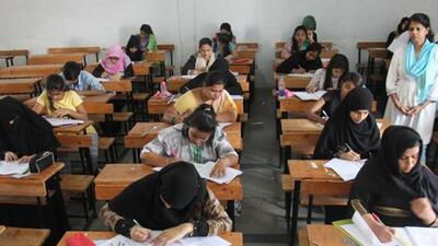 As per section 14 (c)(4) of the Maharashtra Unaided Private Professional Educational Institutions (Regulation of Admissions and Fees) Act 2015, every unaided professional educational institution recognised by the fee regulatory authority is required to display course-wise fees approved by the authority both in Marathi and English on its official noticeboard as well as website. (HT)