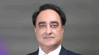 Captain Sandhu is currently the founder of the aviation consultancy firm Aviazione and has also led the integration team for Tata Group's airlines. (LinkedIn/captrssandhu)