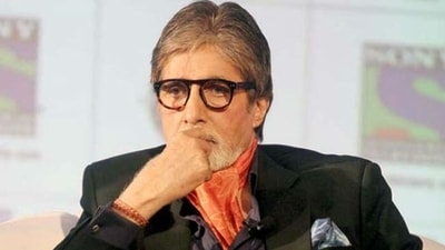 Chandra got close to Amitabh Bachchan during the shooting of Roti Kapda Aur Makaan. Chandra got close to Amitabh Bachchan during the shooting of Roti Kapda Aur Makaan.