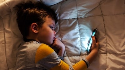 High screen time in children takes a toll on their overall wellbeing. (Shutterstock) High screen time in children takes a toll on their overall wellbeing. (Shutterstock)