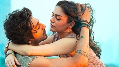 Saiyaara box office collection day 2: Ahaan Panday and Aneet Padda in the movie.