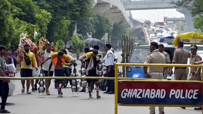 The three men were returning to Bhangel in Noida after collecting holy water from Haridwar as part of the annual Kanwar Yatra. ( Sakib Ali/Hindustan Times)