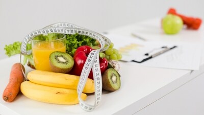 Fitness coach Raj Ganpath shares tips on eating smart to boost metabolism and fuel fitness goals. (Freepik) Fitness coach Raj Ganpath shares tips on eating smart to boost metabolism and fuel fitness goals. (Freepik)