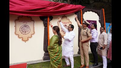 A highlight of the project is the installation of a 3D sculpture of Chhatrapati Shivaji Maharaj’s Rajmudra at Nagnath Par, a location once notorious for garbage dumping. (HT) A highlight of the project is the installation of a 3D sculpture of Chhatrapati Shivaji Maharaj’s Rajmudra at Nagnath Par, a location once notorious for garbage dumping. (HT)